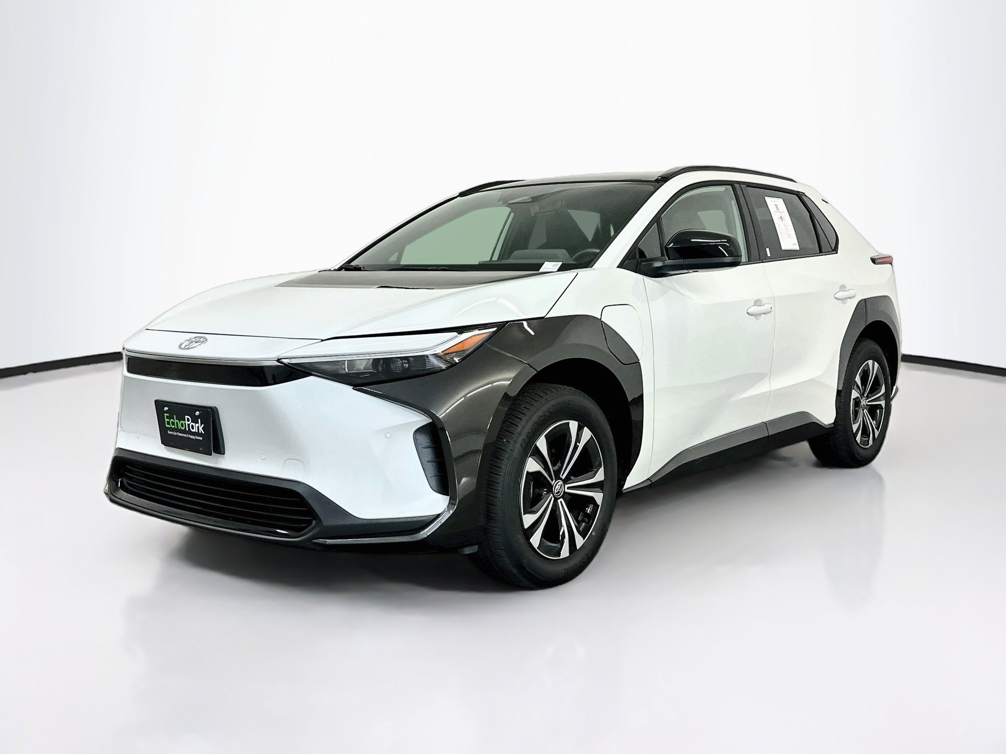 Used 2024 Toyota bZ4X AWD w/ Weather Package image 3