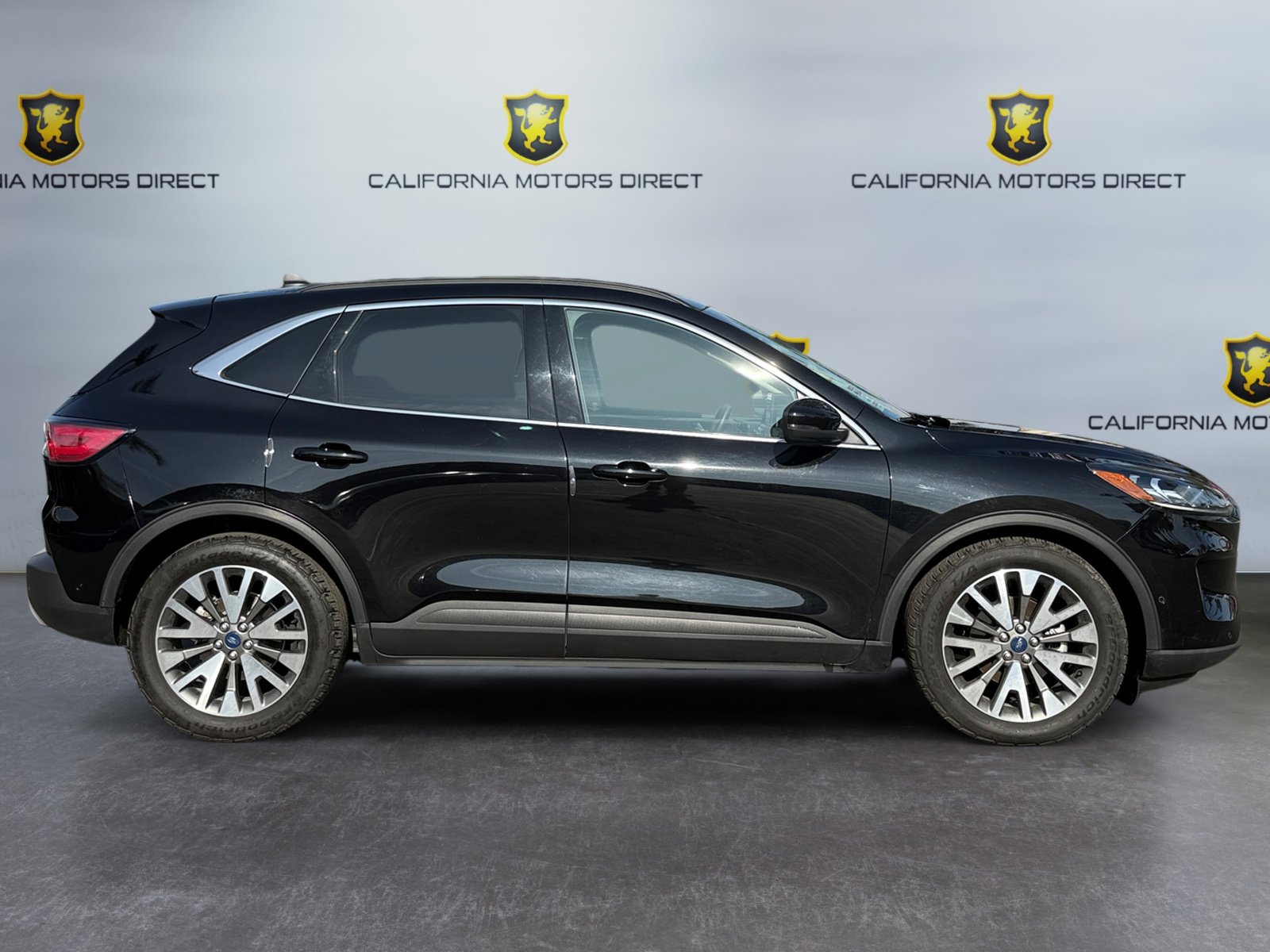 Used 2020 Ford Escape Titanium image 6