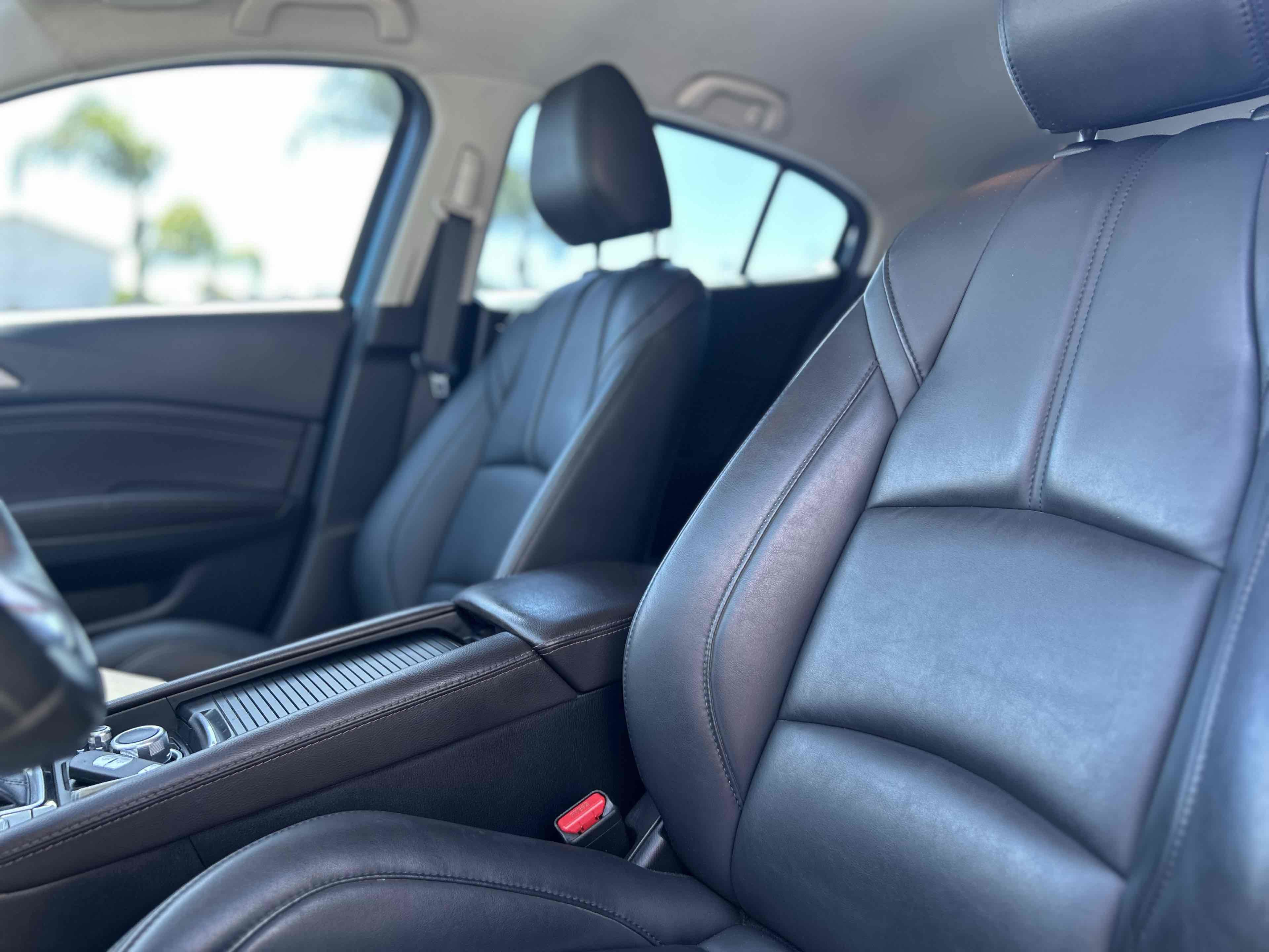 Used 2018 MAZDA MAZDA3 Touring image 11