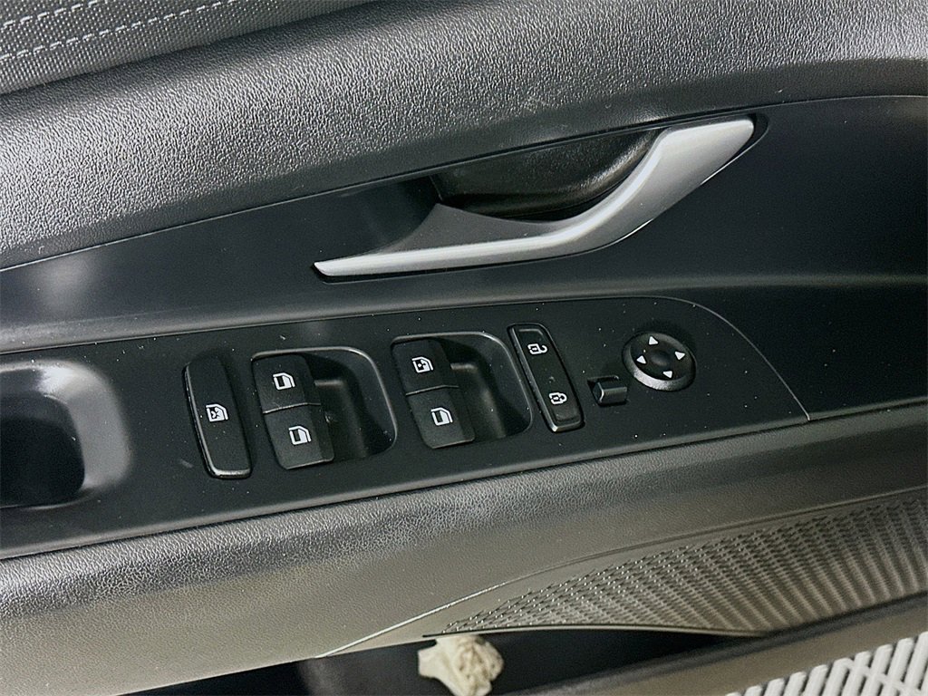 Used 2021 Hyundai Elantra SEL image 23