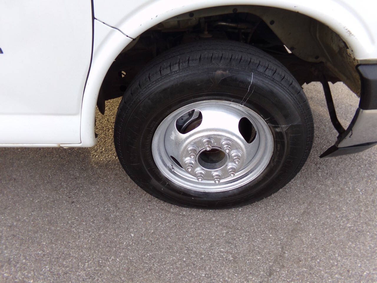 Used 2018 Chevrolet Express 3500 w/ Power Convenience Package RWD image 39