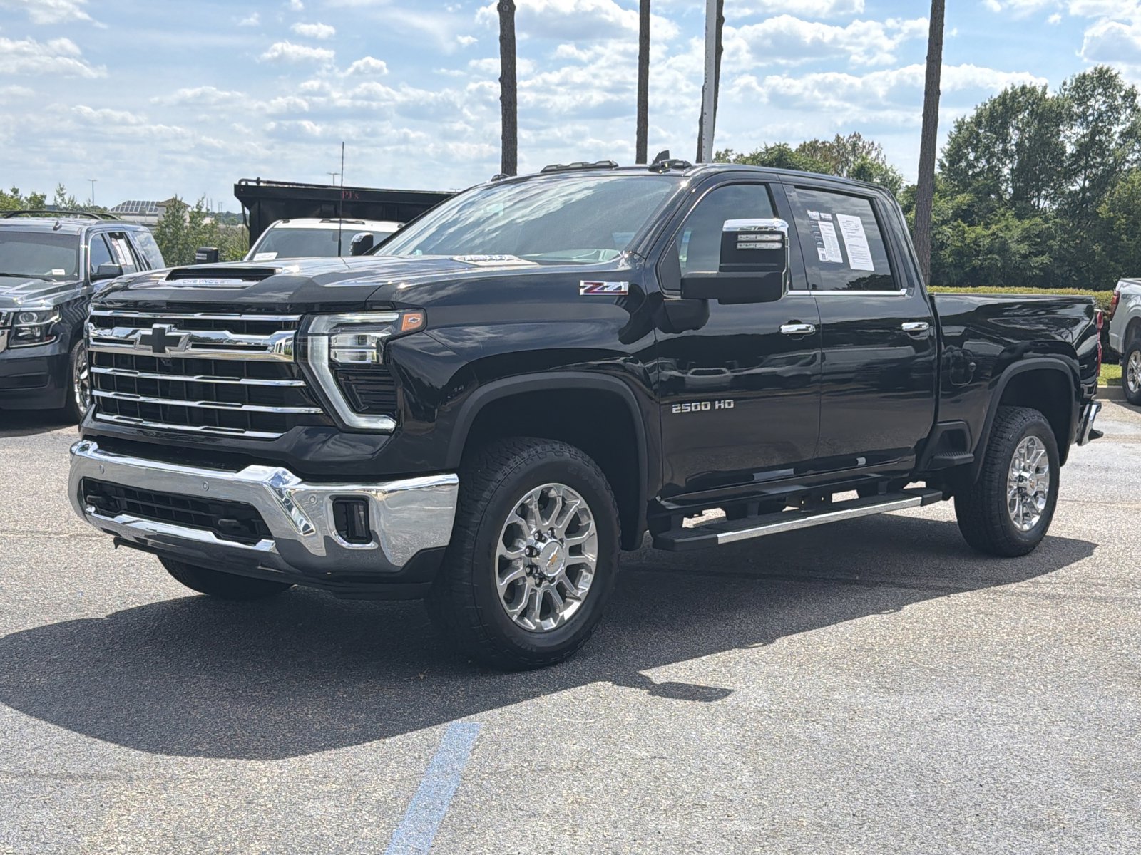Used 2025 Chevrolet Silverado 2500 LTZ w/ LTZ Plus Package AWD/4WD image 8