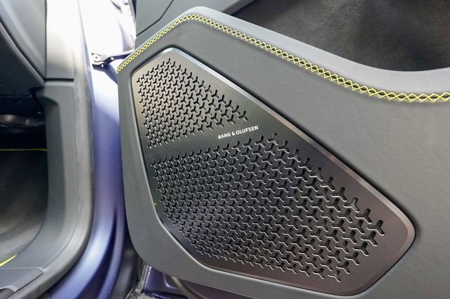 Used 2025 Lamborghini Urus SE image 83