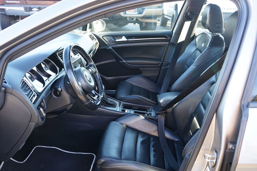Used 2016 Volkswagen Golf R 4-Door image 15