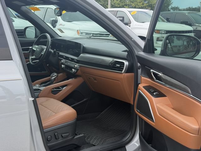 Used 2025 Kia Telluride AWD image 16