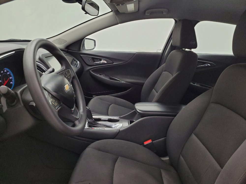 Used 2016 Chevrolet Malibu LT image 17