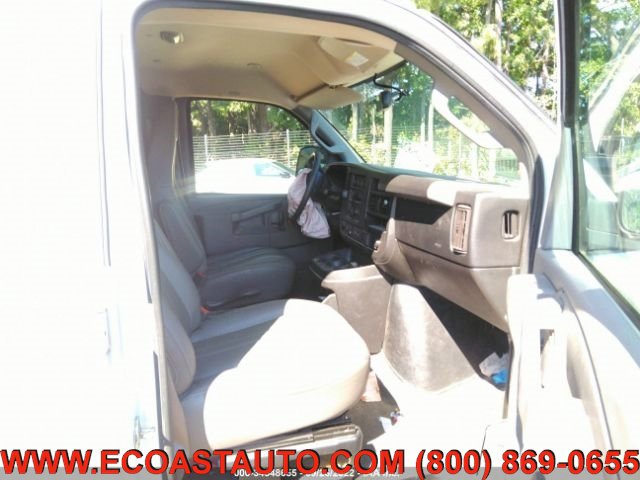 Used 2018 Chevrolet Express 2500 w/ Driver Convenience Package image 6