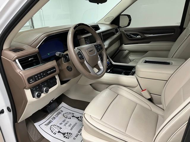 Used 2024 GMC Yukon XL Denali w/ Advanced Technology Package AWD/4WD image 19