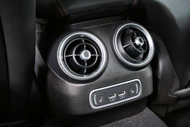 Used 2025 Alfa Romeo Giulia w/ Driving Assist Package RWD image 21