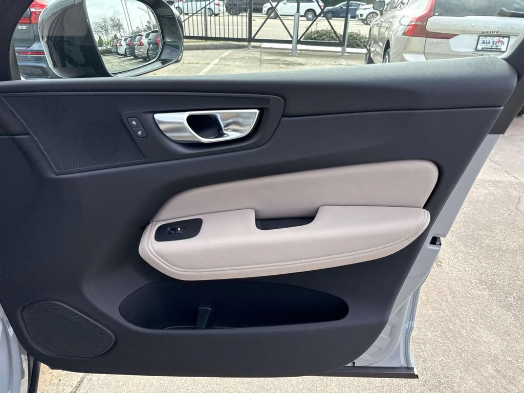 New 2026 Volvo XC60 B5 Plus w/ Climate Package AWD/4WD image 17