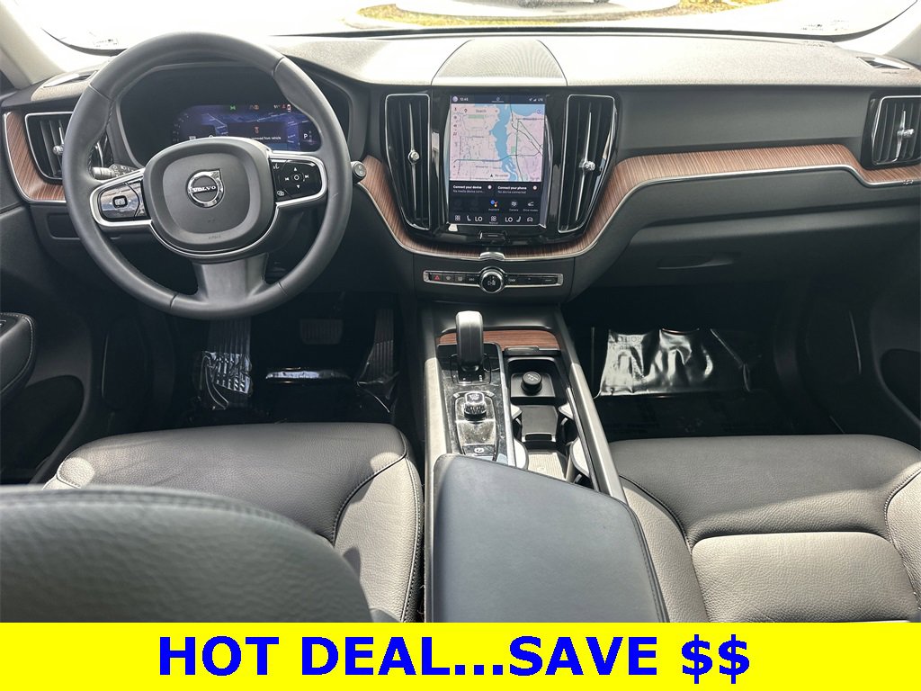 Used 2023 Volvo XC60 B5 Plus image 16