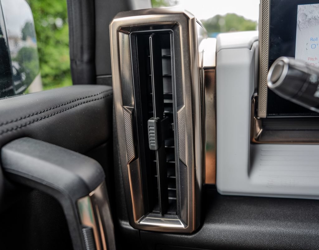 Used 2025 GMC Hummer EV 3X AWD/4WD image 8
