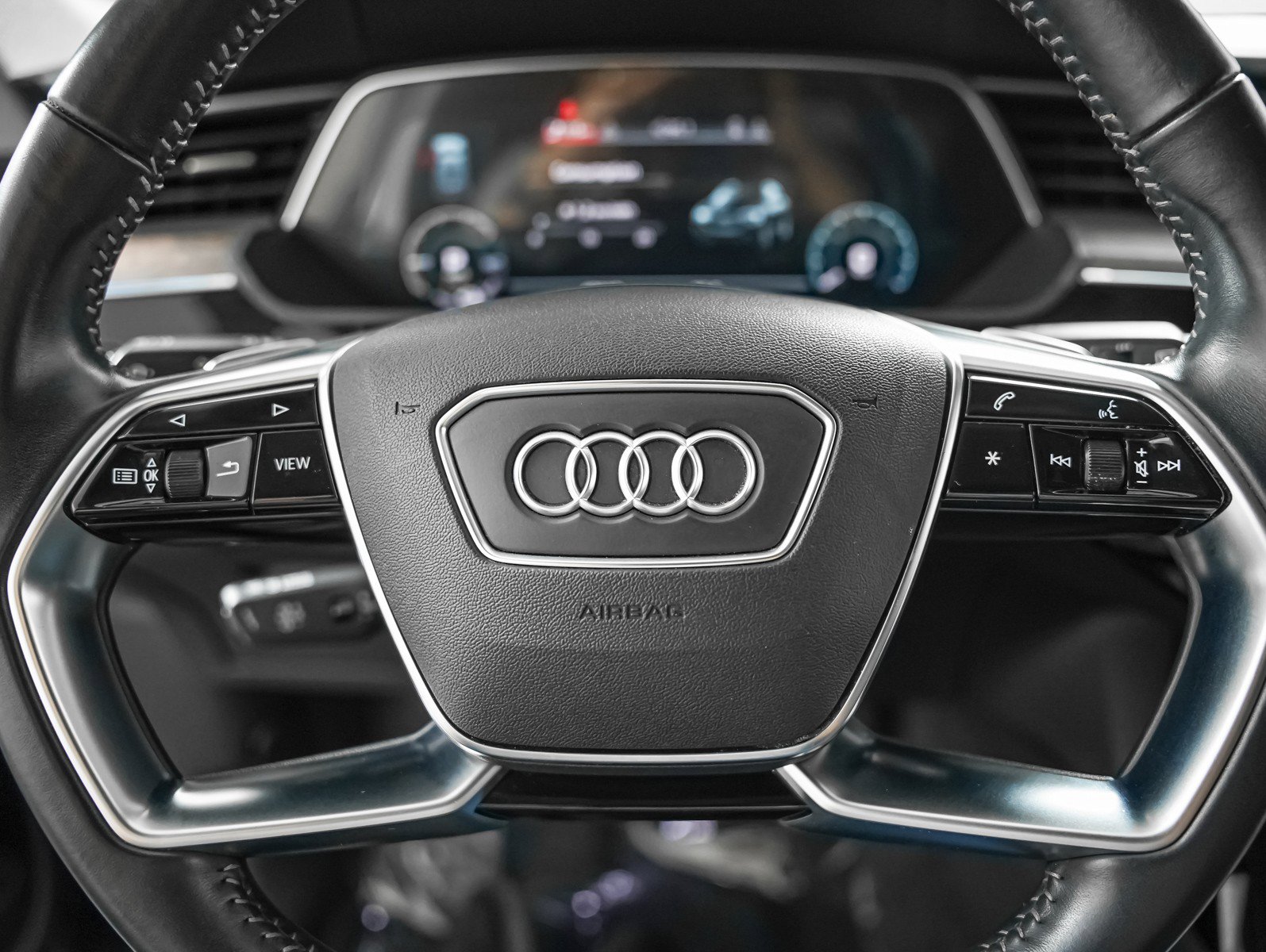 Used 2019 Audi e-tron Prestige w/ Prestige Package AWD/4WD image 15
