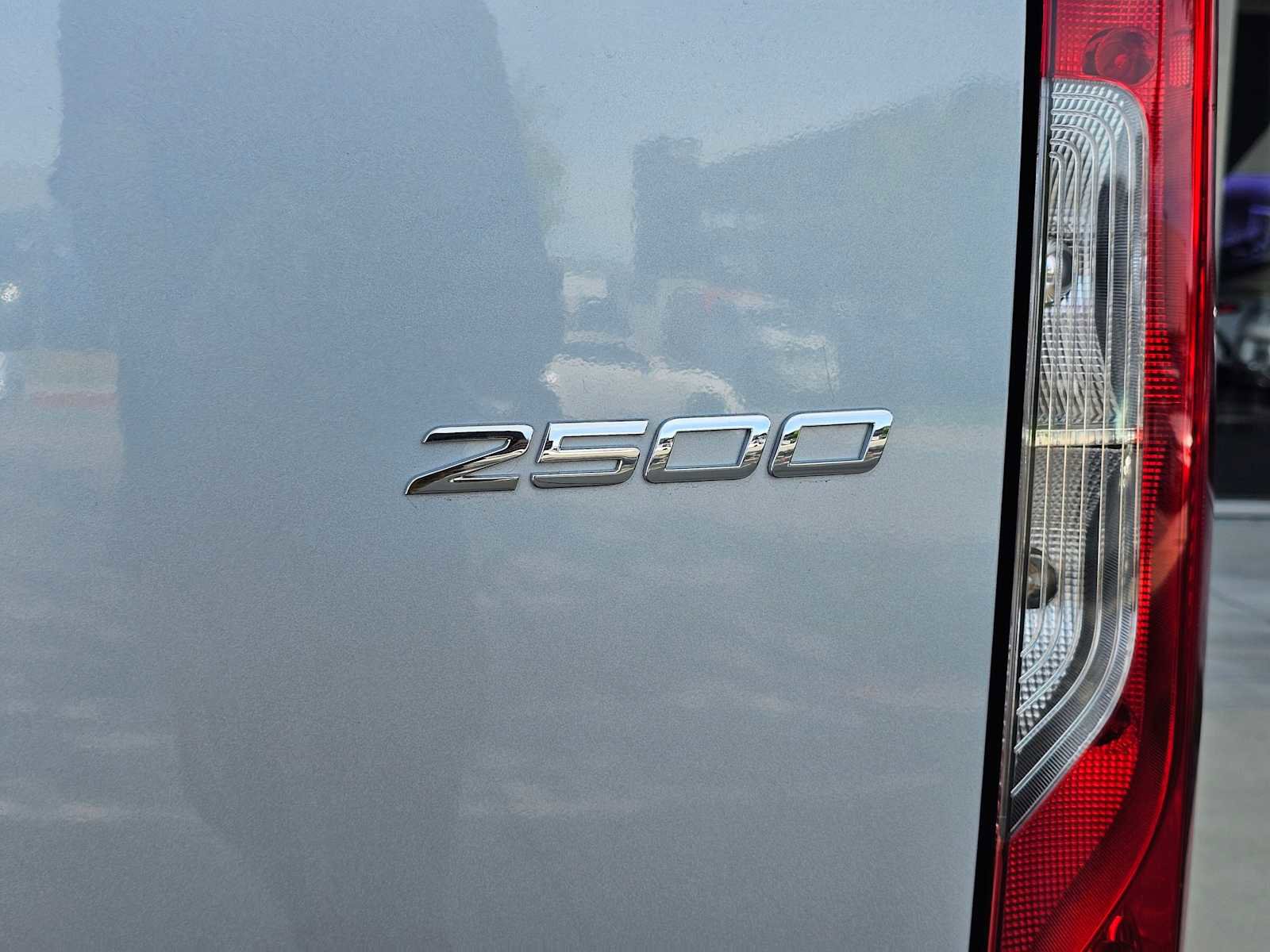 Used 2025 Mercedes-Benz Sprinter 2500 image 16