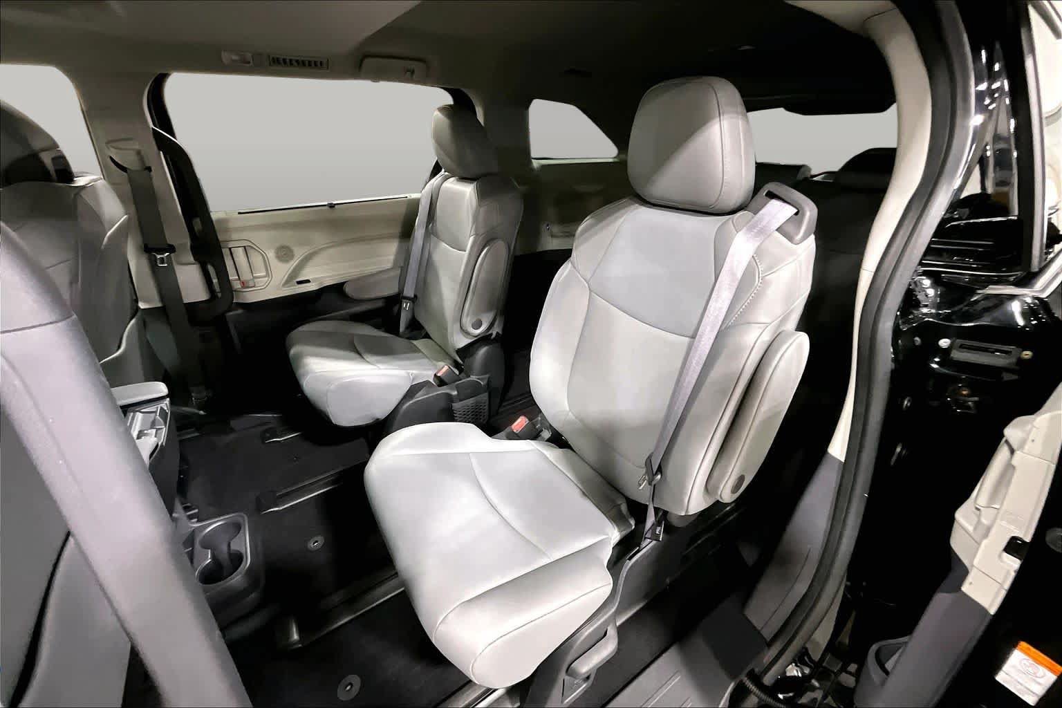 Certified 2023 Toyota Sienna XLE w/ XLE Plus Package AWD/4WD image 41