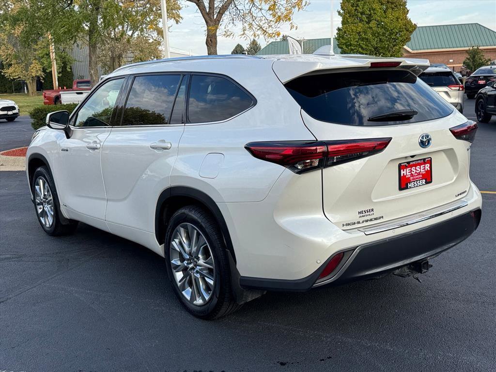 Certified 2021 Toyota Highlander Limited image 3