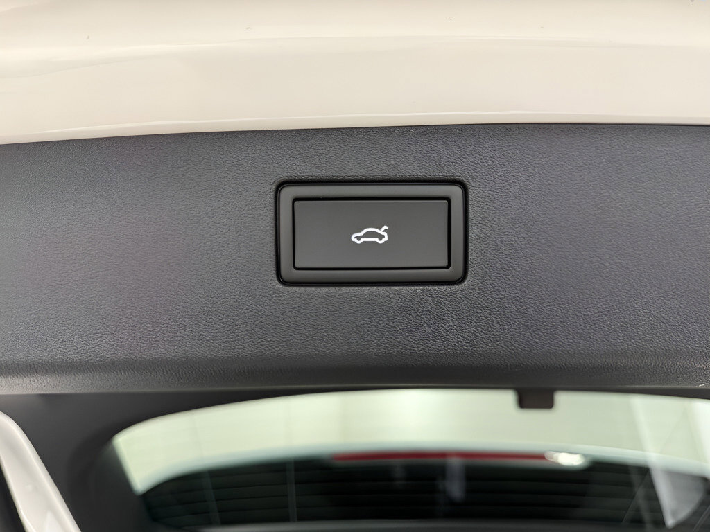 New 2026 Volkswagen Tiguan SE AWD/4WD image 10