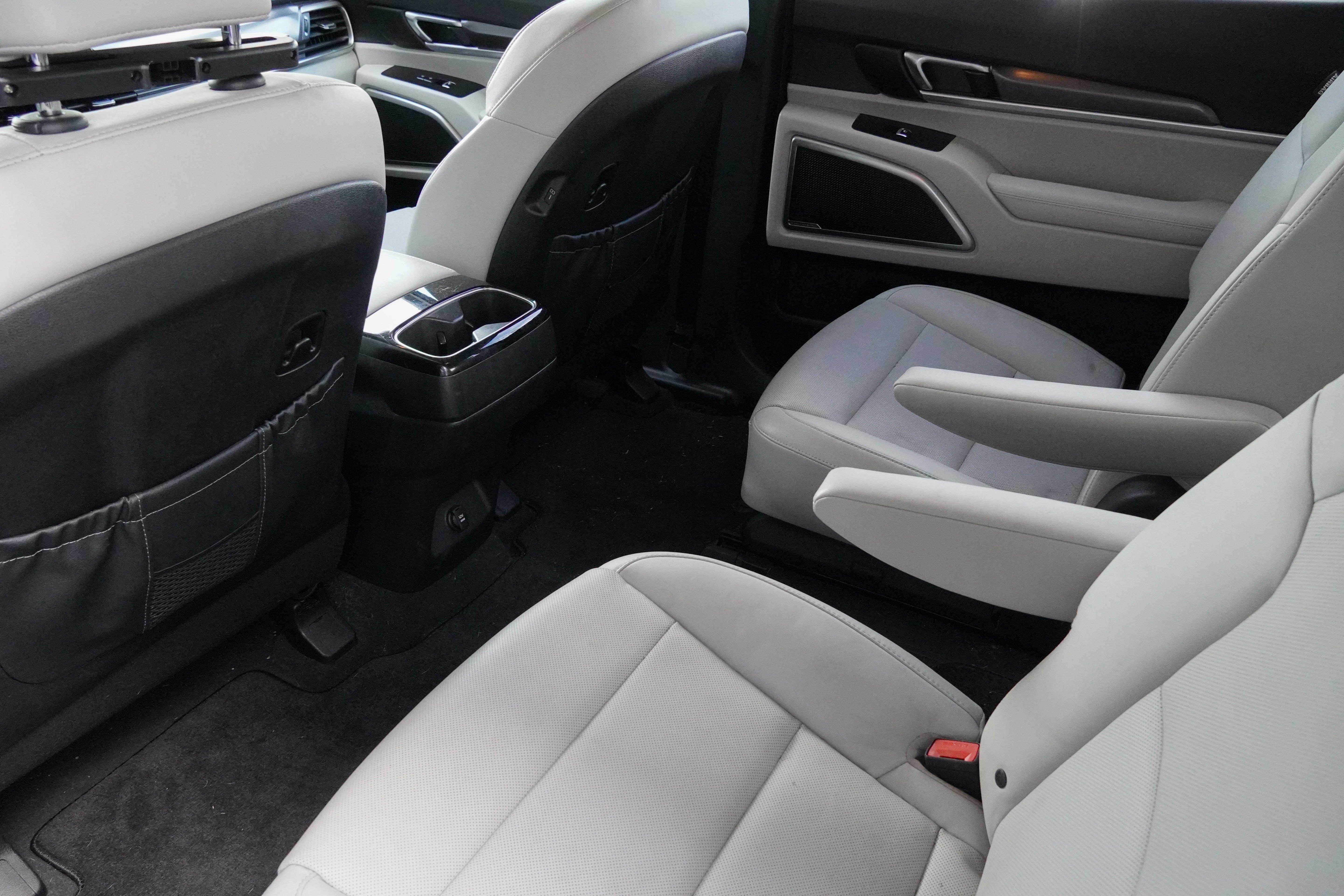 Used 2023 Kia Telluride S FWD image 30