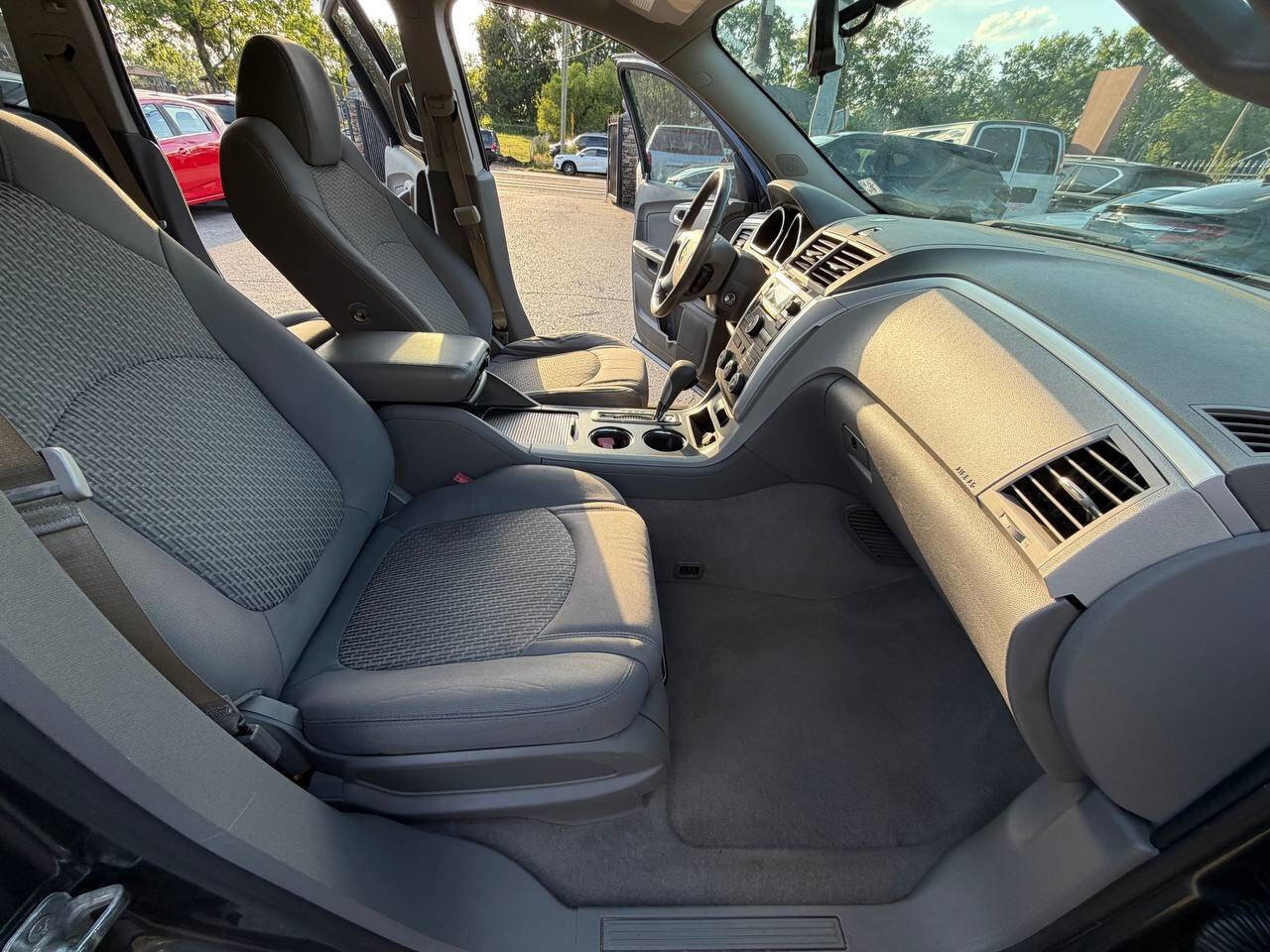 Used 2011 Chevrolet Traverse LS FWD image 19