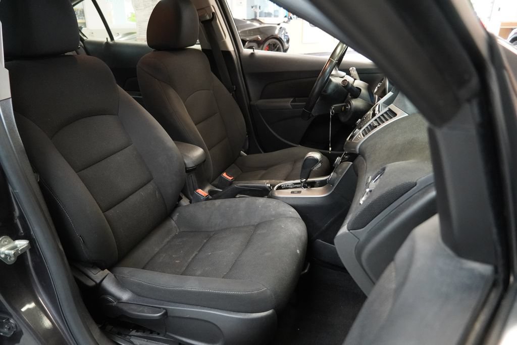 Used 2014 Chevrolet Cruze LT FWD image 33