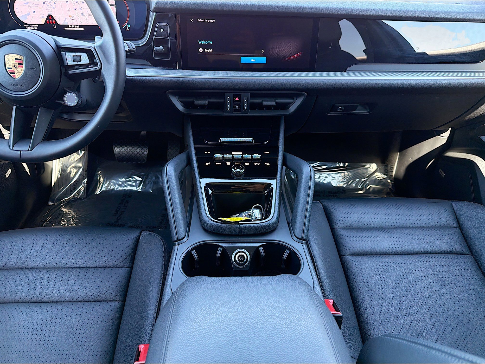 Used 2025 Porsche Cayenne image 19