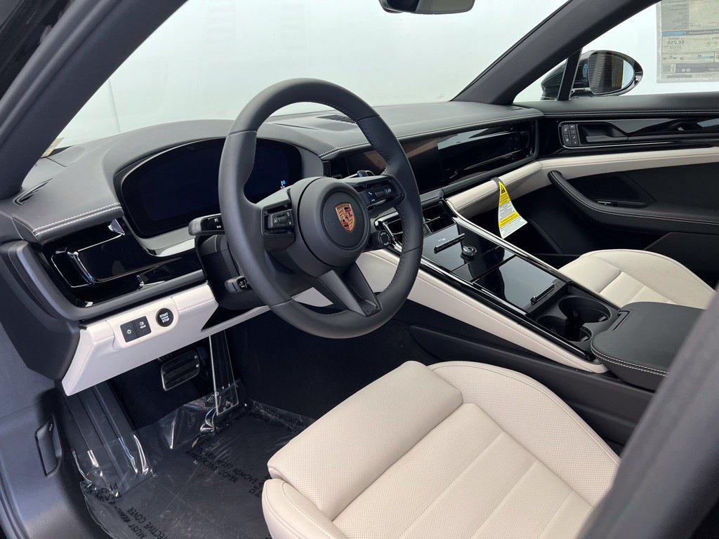 Used 2026 Porsche Panamera RWD image 4