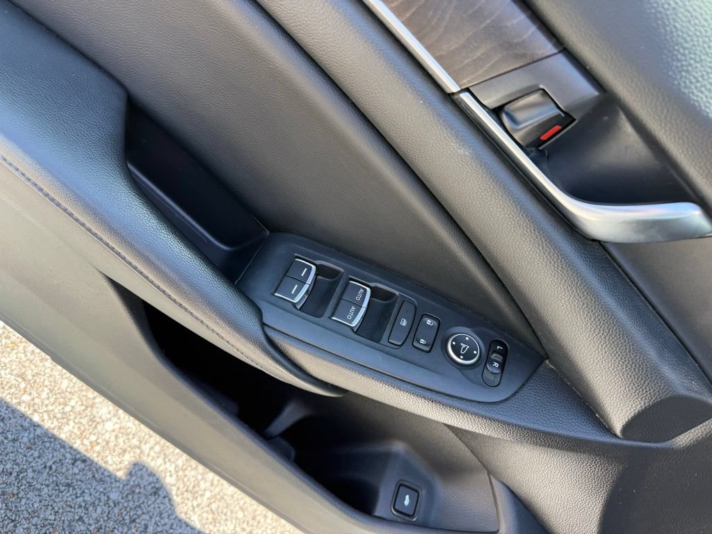 Used 2018 Honda Accord EX image 6