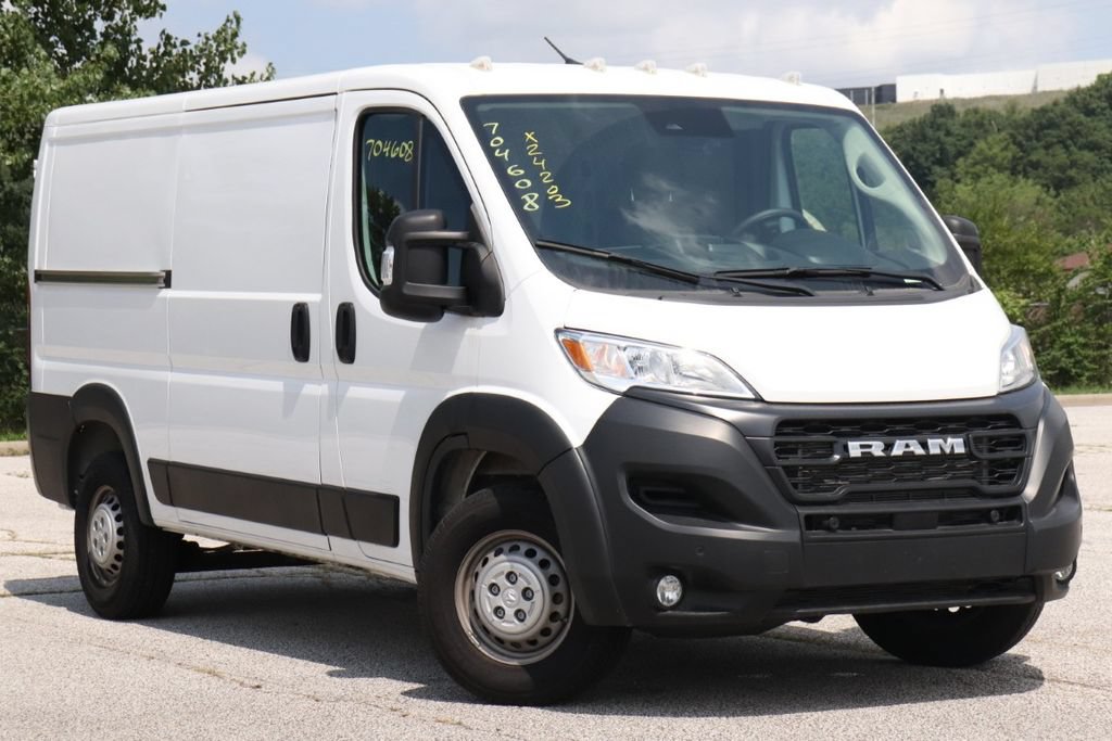 Used 2024 RAM ProMaster 3500 w/ Safety Group FWD image 2