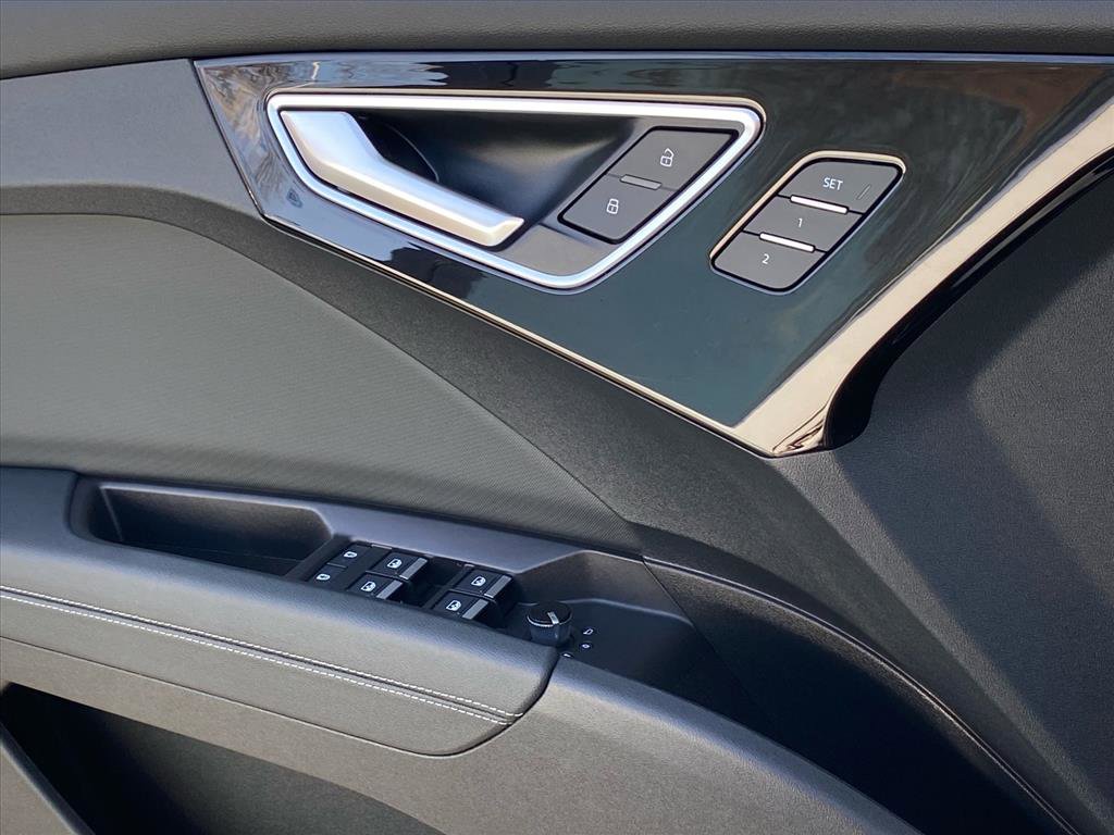 Used 2023 Audi Q4 e-tron Premium Plus w/ Premium Plus image 16