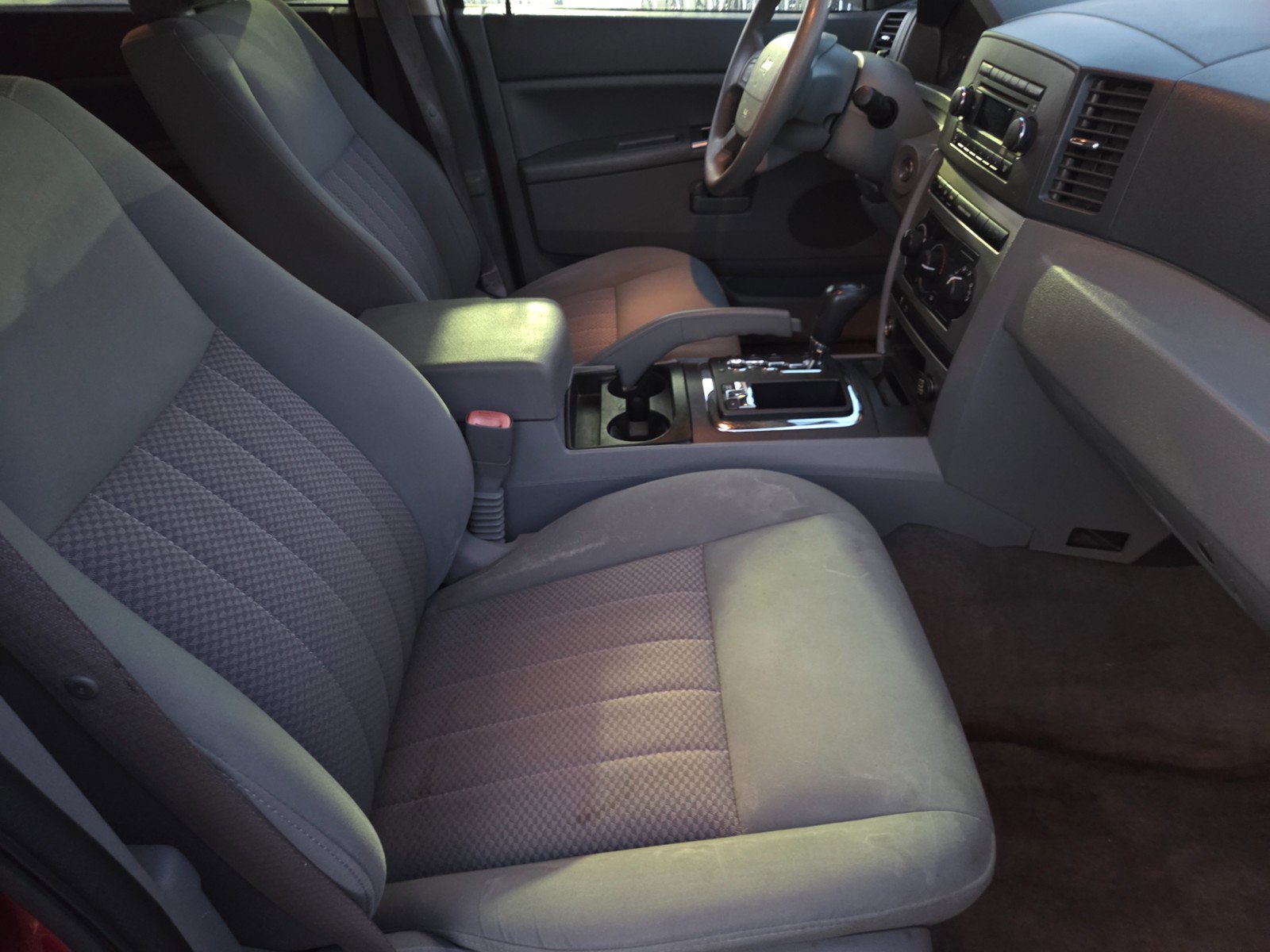 Used 2006 Jeep Grand Cherokee Laredo AWD/4WD image 15