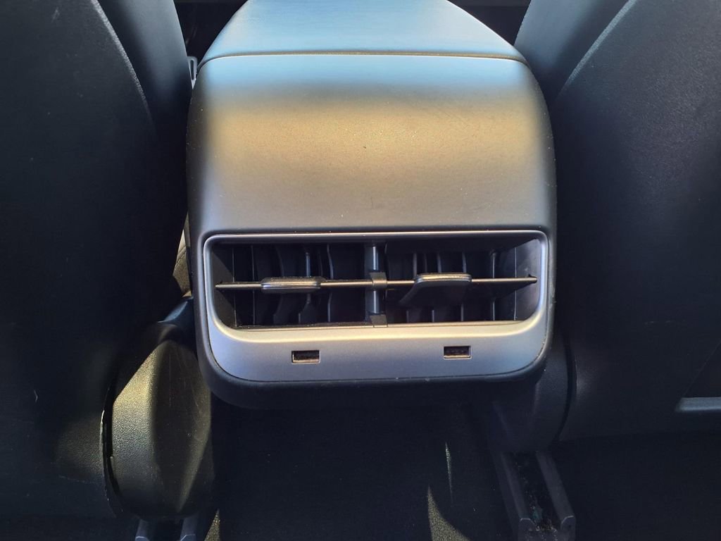 Used 2018 Tesla Model 3 Long Range RWD image 17