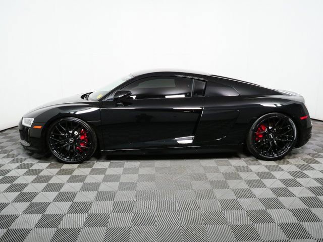Used 2018 Audi R8 V10 w/ Premium Package image 24