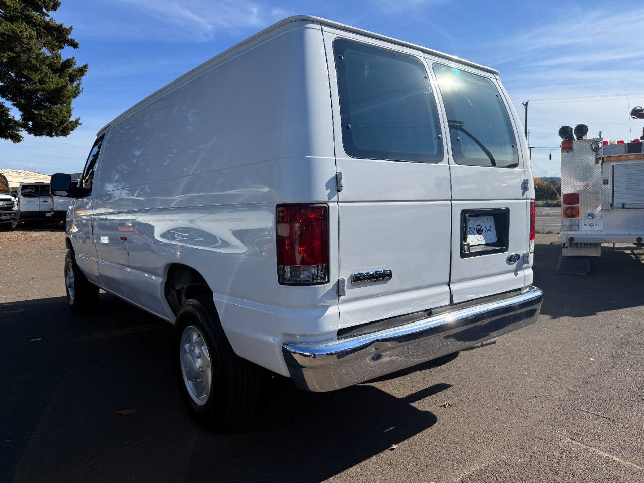 Used 2006 Ford E-350 and Econoline 350 Super Duty RWD image 7