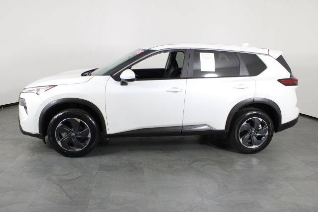Certified 2025 Nissan Rogue SV AWD/4WD image 14