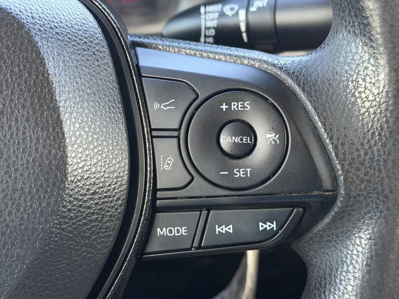 Used 2021 Toyota Corolla LE FWD image 19