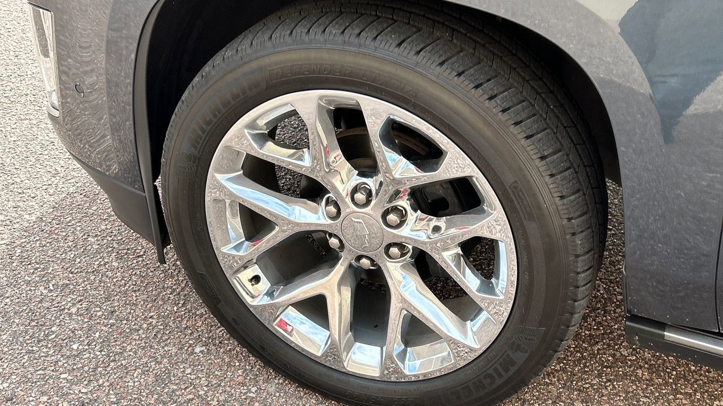 Used 2020 Cadillac Escalade Premium Luxury AWD/4WD image 15