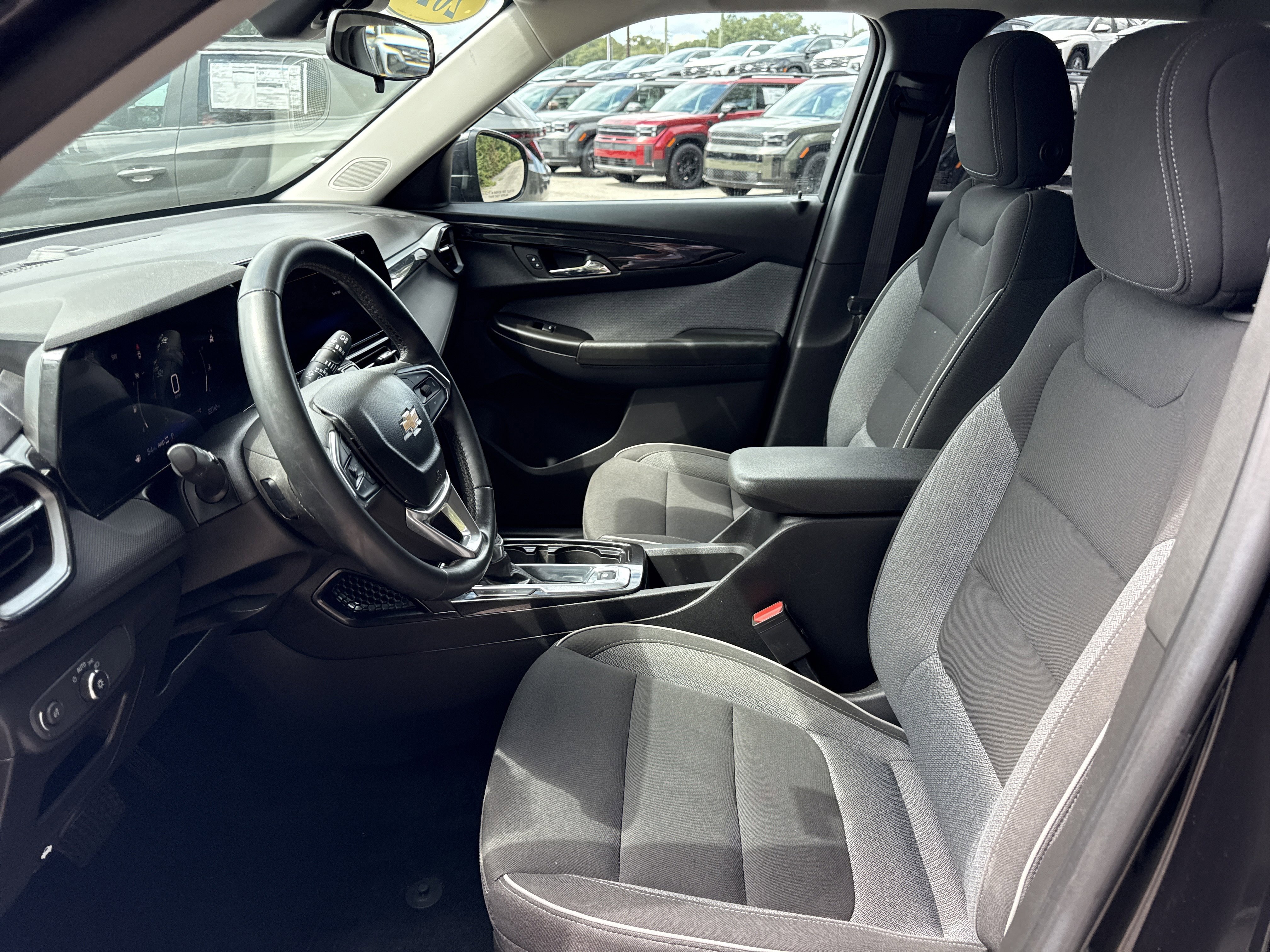 Used 2024 Chevrolet TrailBlazer LT w/ LT Cold Weather Package image 11