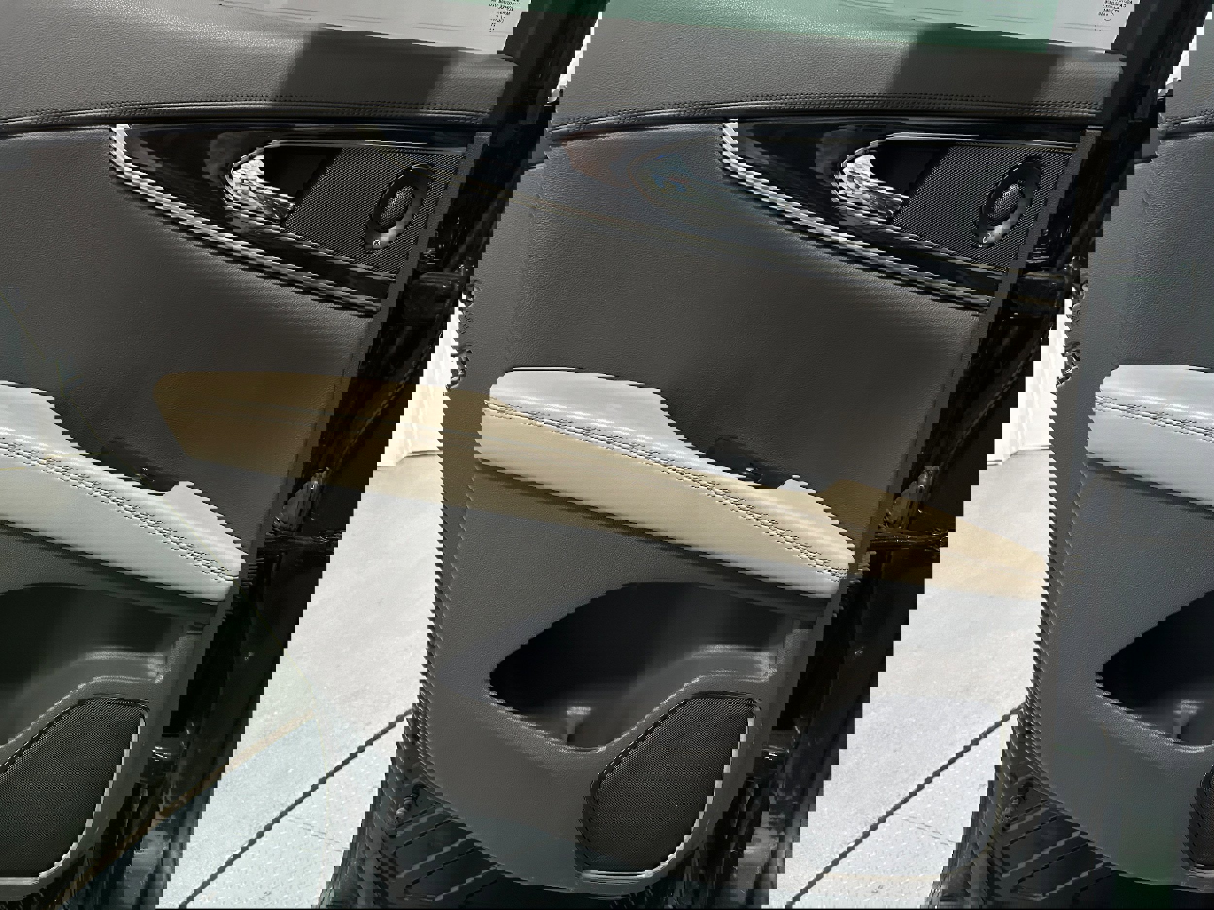 Used 2021 Lincoln Nautilus Reserve image 25