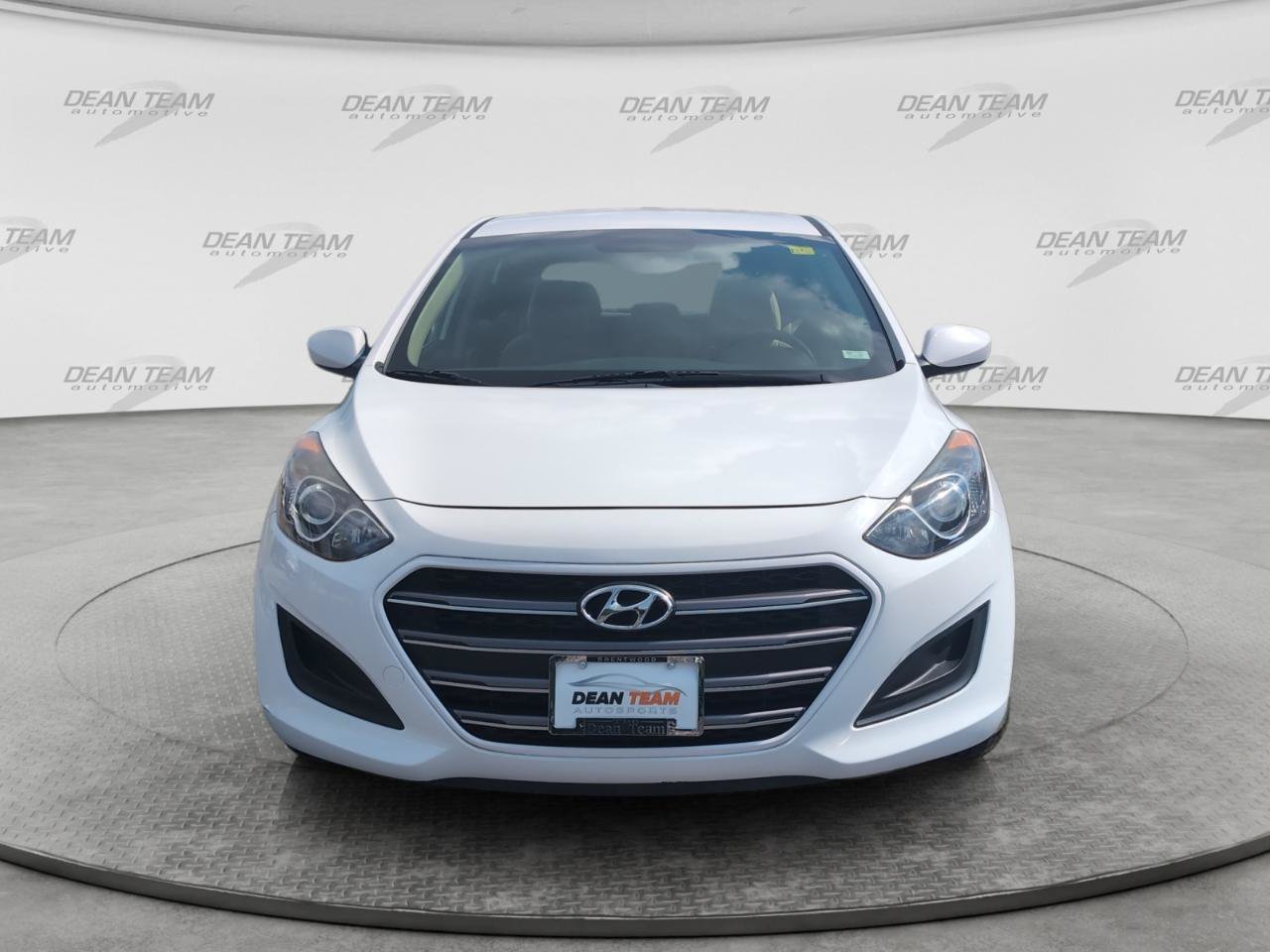 Used 2016 Hyundai Elantra GT FWD image 2