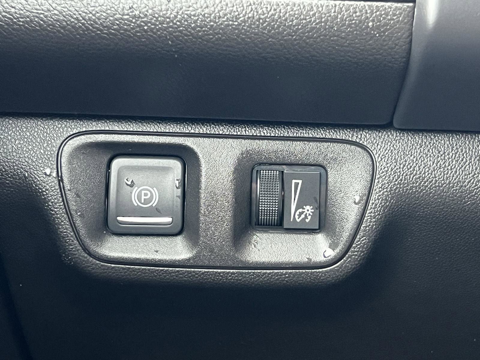 Used 2020 GMC Acadia AT4 w/ Driver Alert Package II image 26