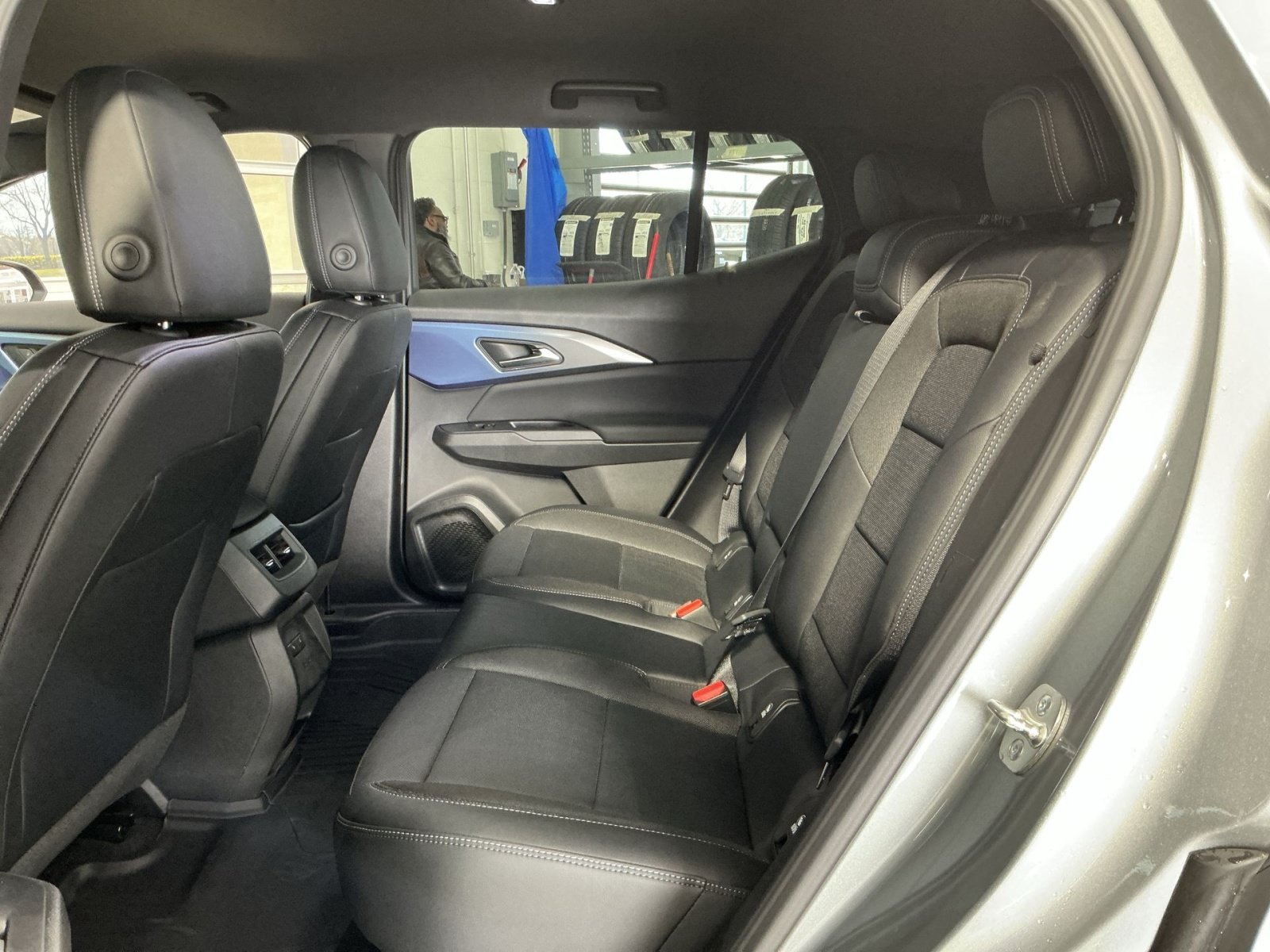 New 2026 Chevrolet Equinox EV LT w/ Convenience Package II FWD image 31