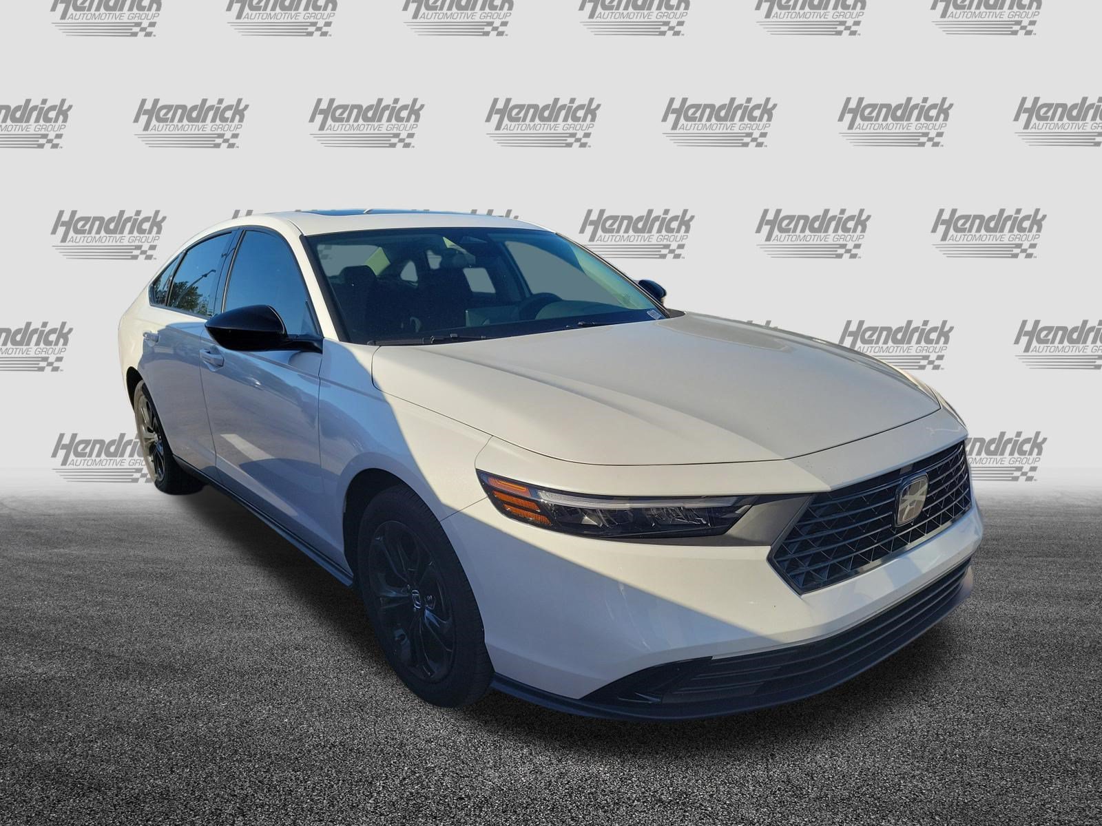 Used 2023 Honda Accord EX-L image 2