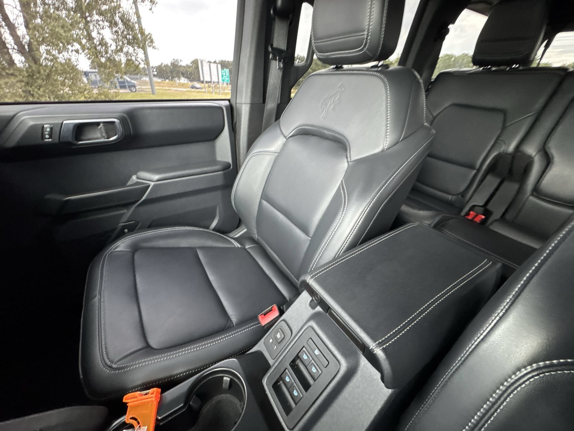 Used 2025 Ford Bronco Outer Banks w/ Sasquatch Package AWD/4WD image 21