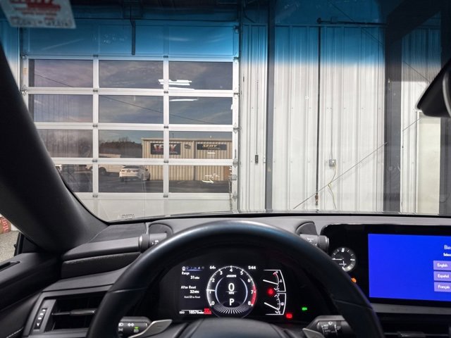 Used 2024 Lexus ES 350 w/ Premium Package image 8