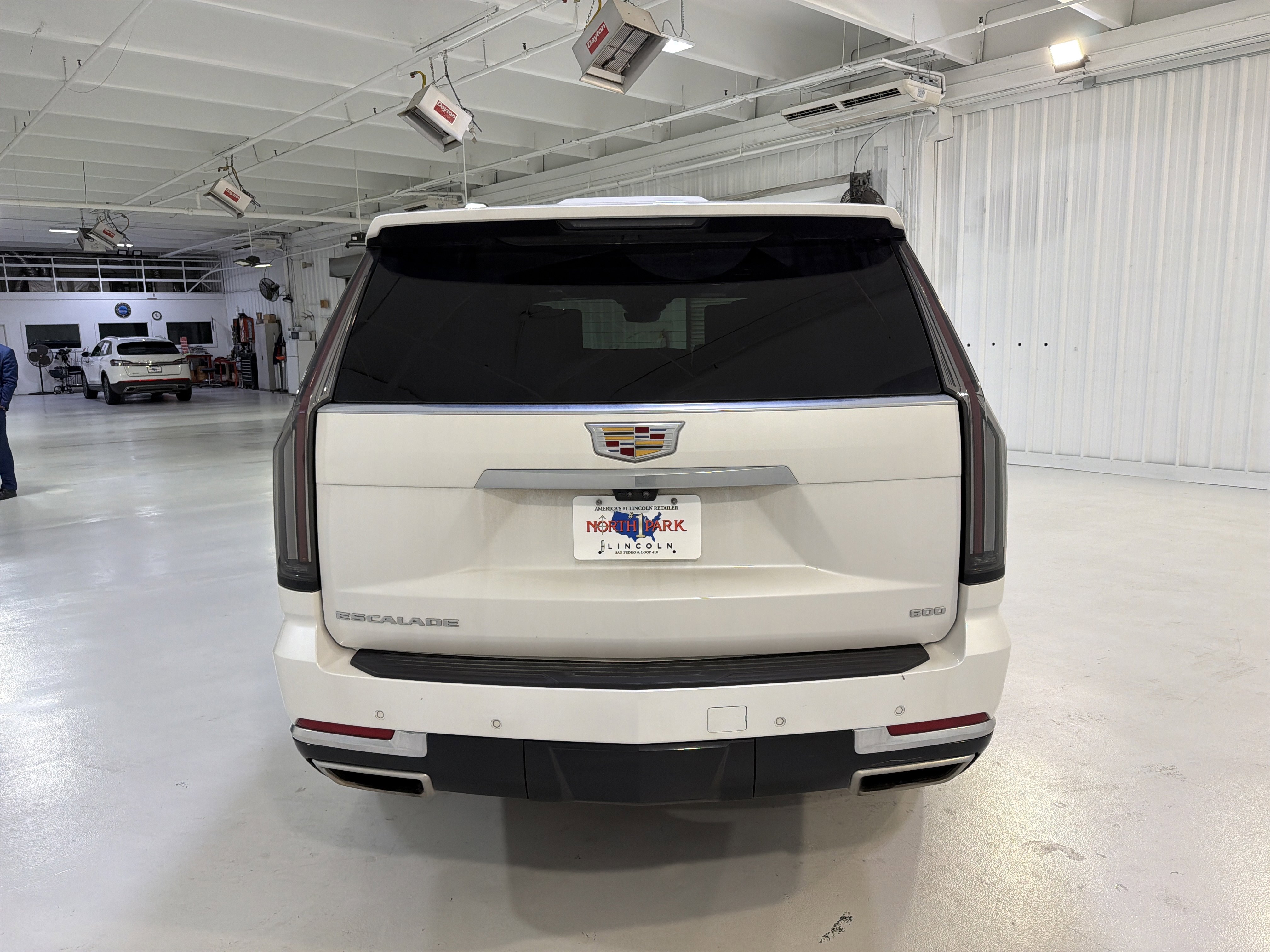 Used 2025 Cadillac Escalade Premium Luxury w/ Touring Package RWD image 4
