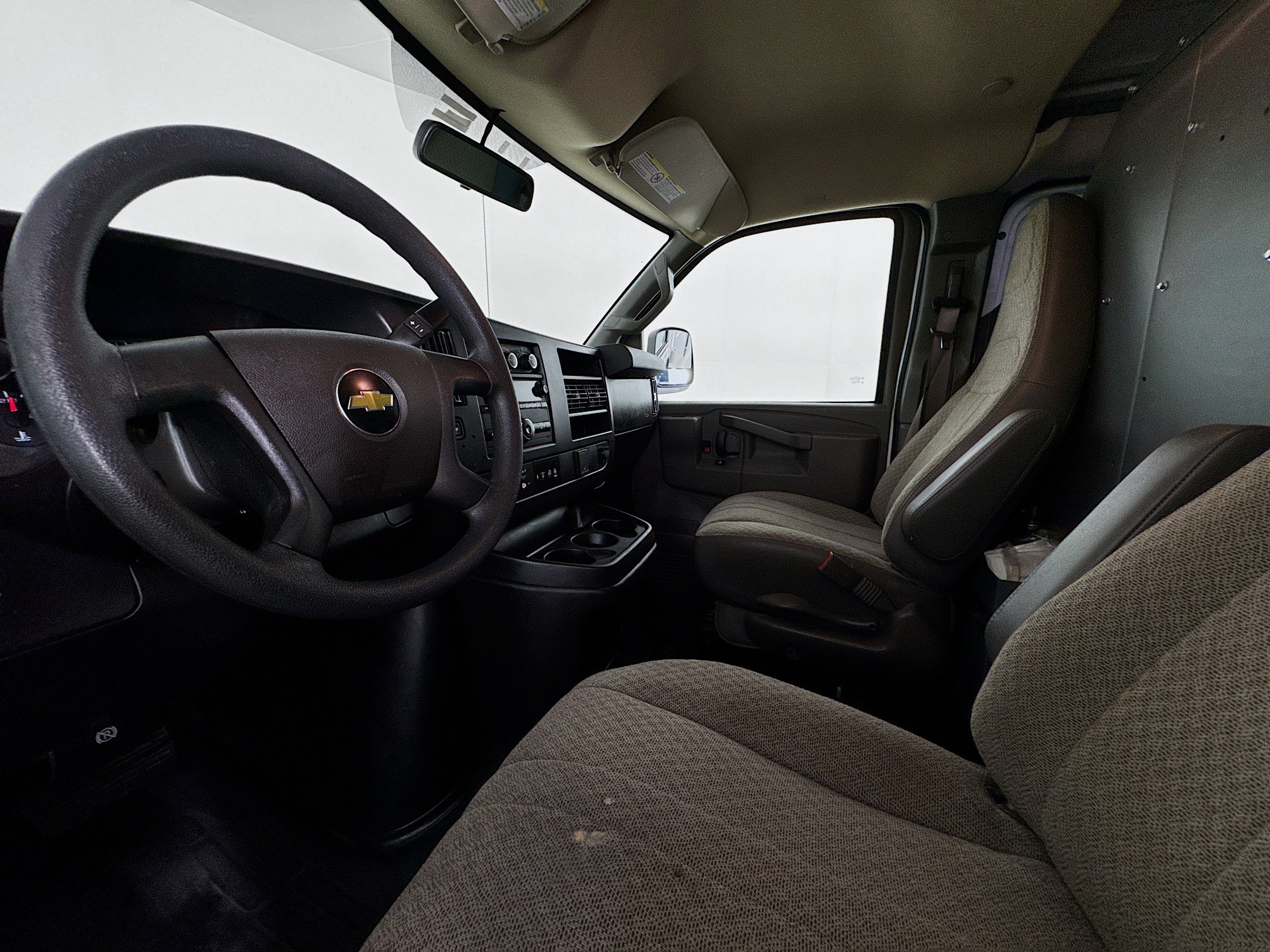 Used 2021 Chevrolet Express 2500 RWD image 16