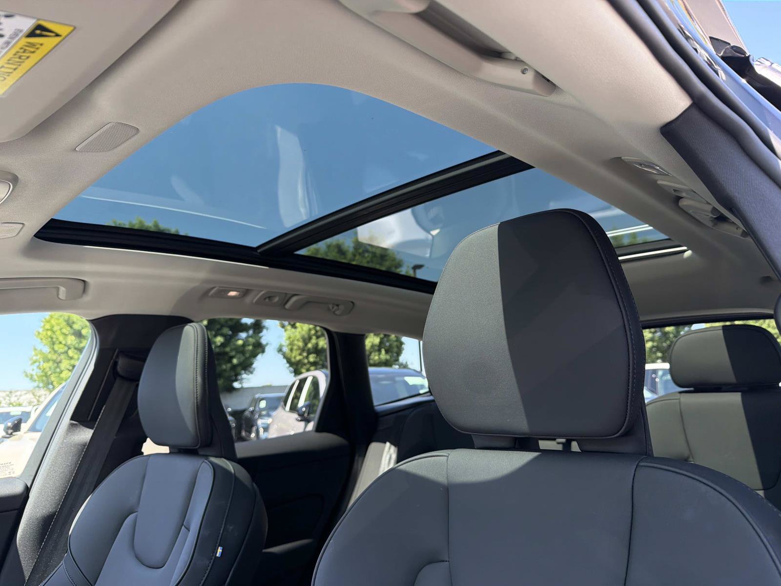 Certified 2026 Volvo XC60 B5 Core AWD/4WD image 35