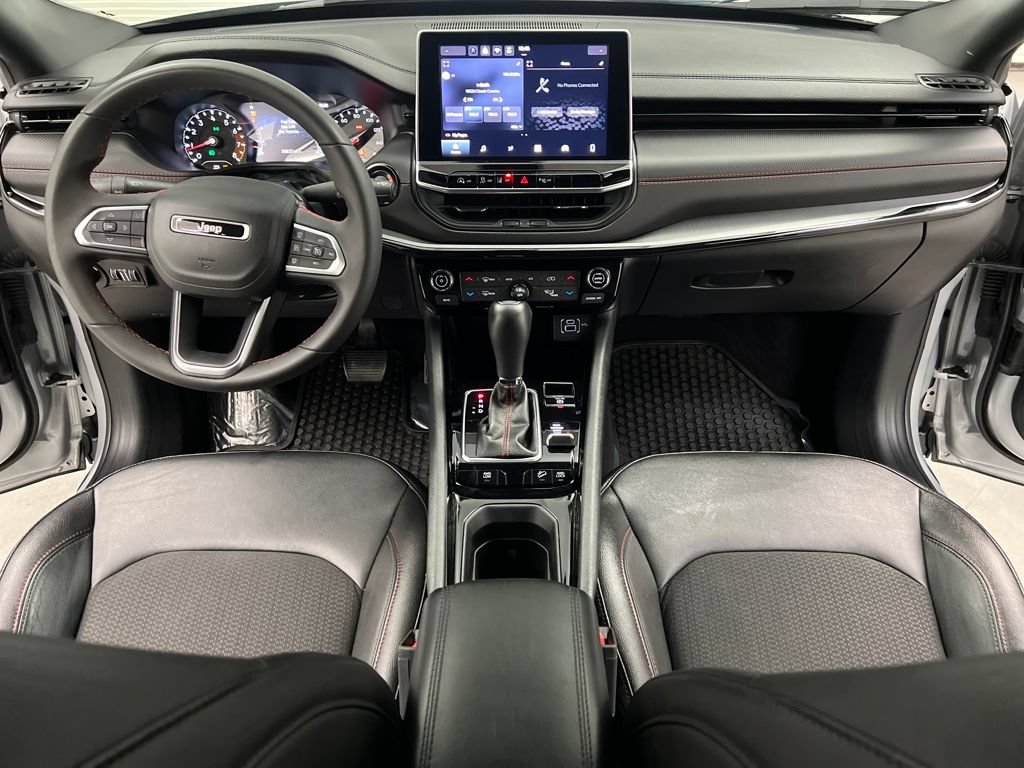Used 2024 Jeep Compass Trailhawk AWD/4WD image 38
