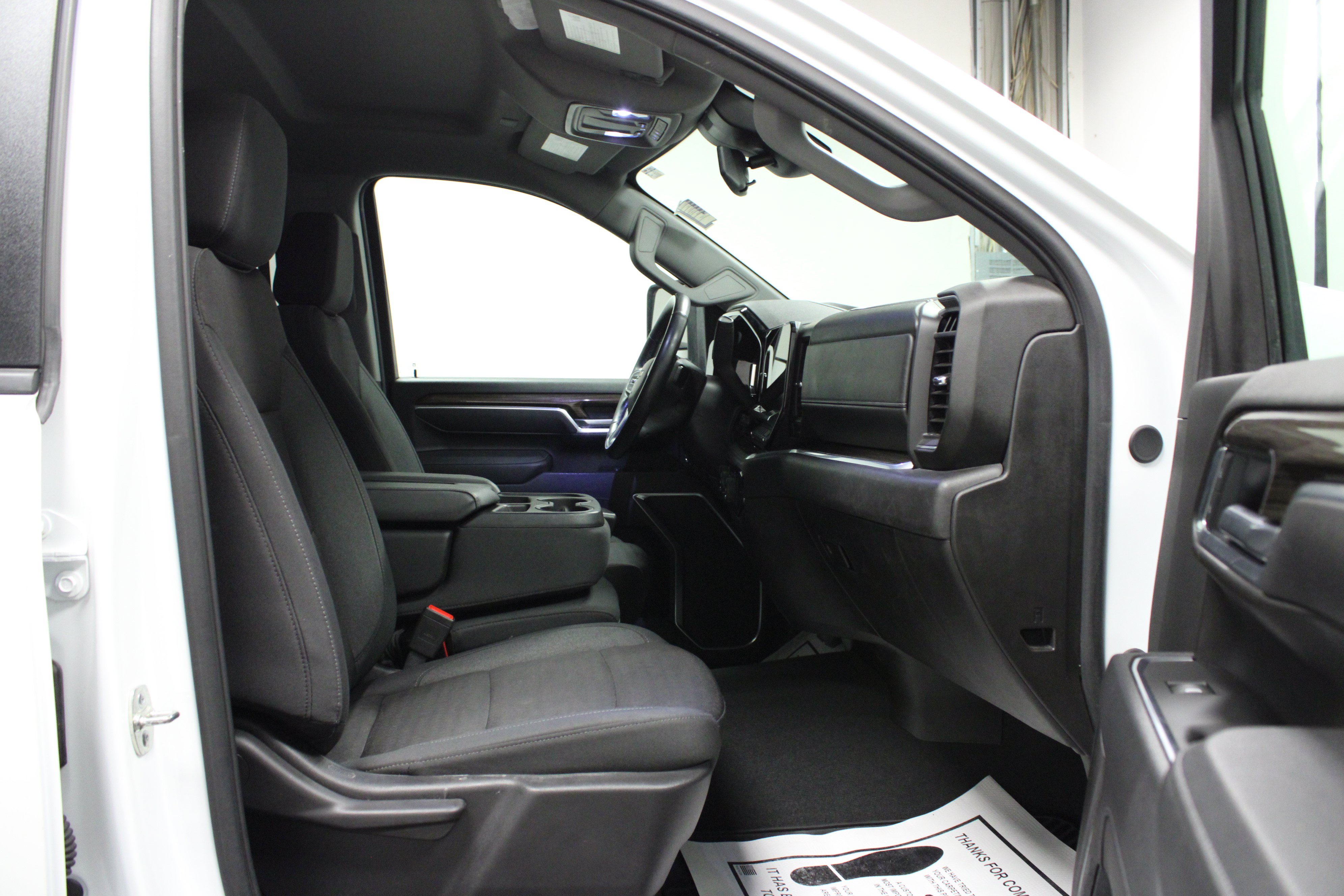 Used 2025 Chevrolet Silverado 2500 LT w/ Convenience Package AWD/4WD image 16