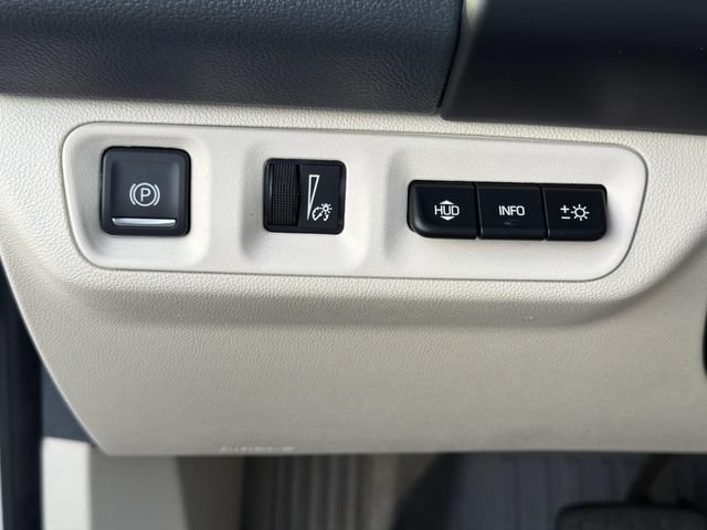 Used 2023 GMC Acadia Denali w/ Denali Technology Package FWD image 26